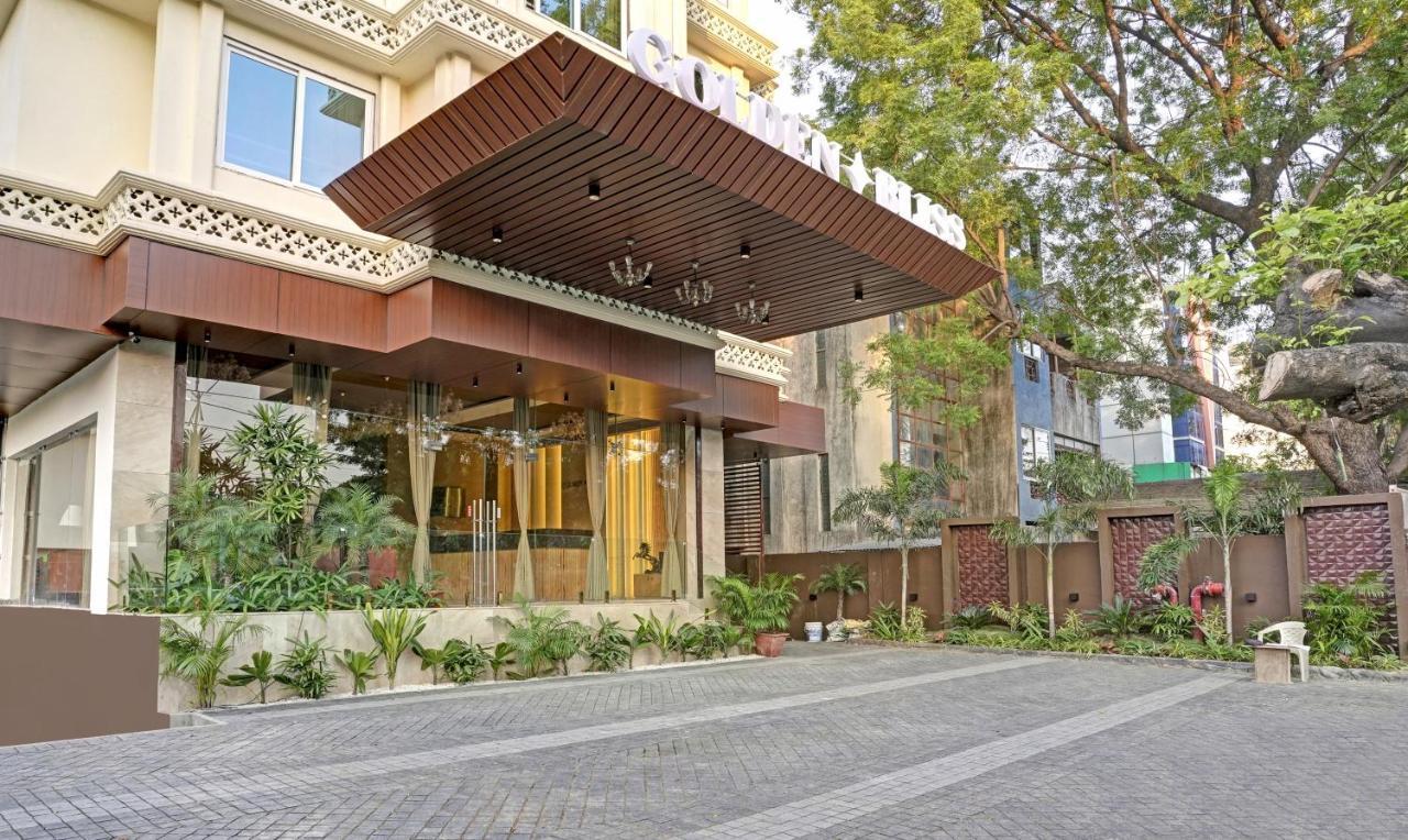 Treebo Premium Golden Bliss Trimurti Nagar Square Nagpur Extérieur photo